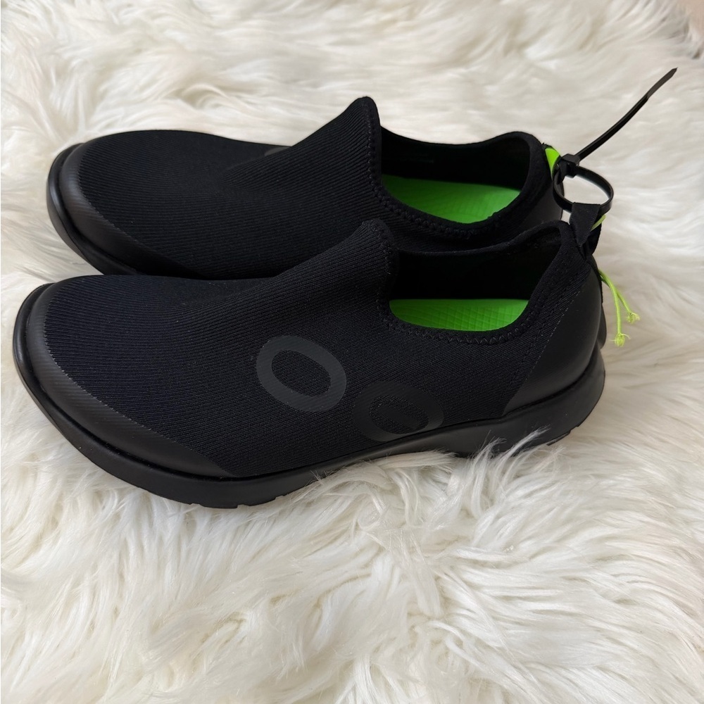 OOFOS Black Slip-On Shoes with Green Interior - Picture 2 of 6